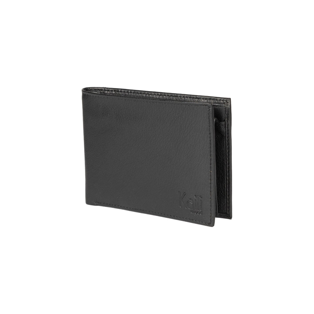 K11403AB | Men's wallet in genuine full-grain leather, with light grain. Black color. Pocket p/coins. Size when closed: cm 12.5 x 9.3 x 1. Packaging: hard bottom/cover Gift Box