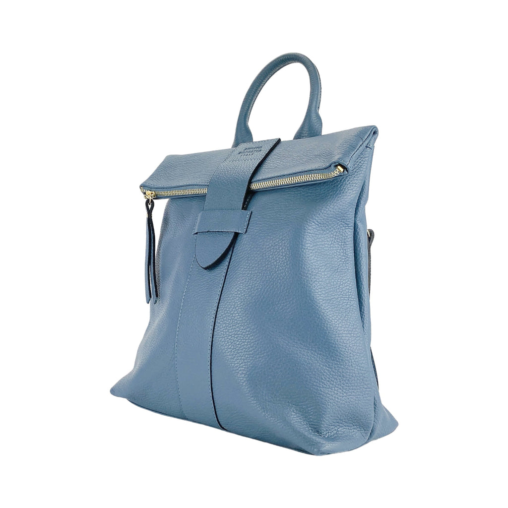 RB1021P | Women's Soft Backpack in Genuine Leather Made in Italy with Adjustable Shoulder Straps. Shiny Gold Metal Zipper and Accessories - Avio Color - Dimensions: 30 x 34 x 10.5 cm.