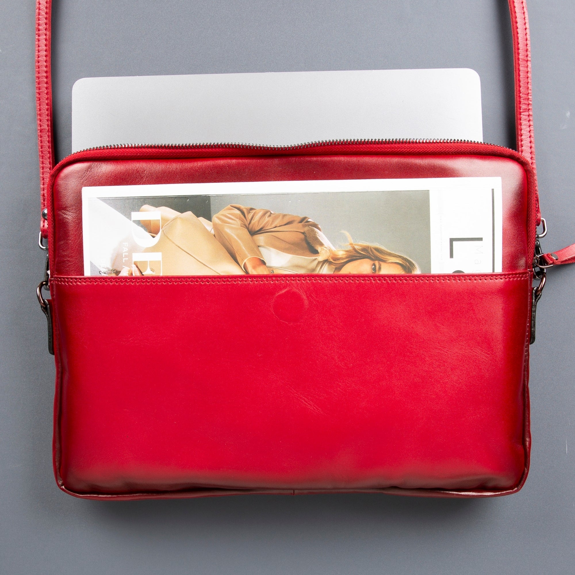 Seward Leather Laptop Bag with Shoulder Strap - MacBook Sleeve 14" & 16" - NaimLeather